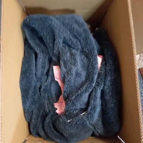 MEDIUM  BOX OF ASSORTED KIDS CLOTHING ITEMS TO INCLUDE BAGS, BABY GROWS AND DRESSES