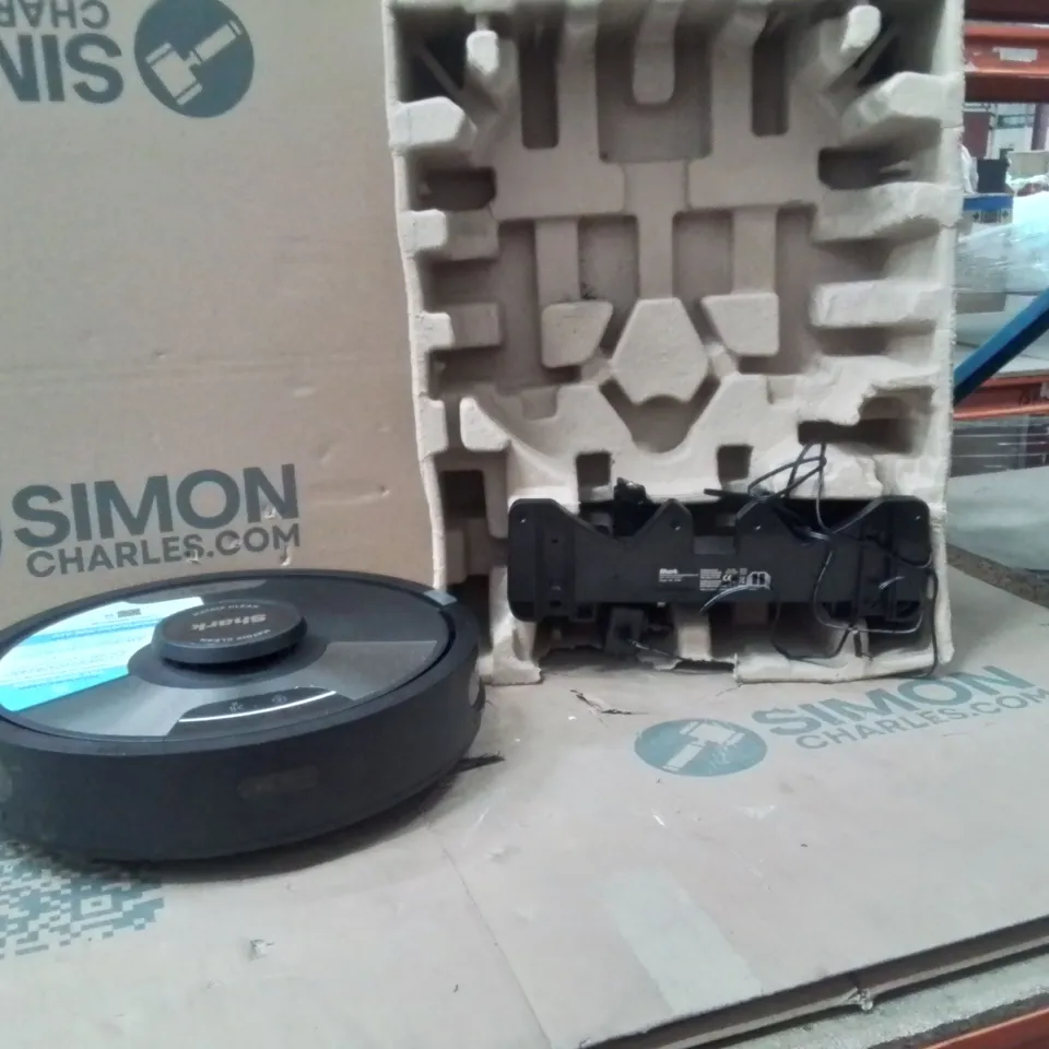 BOXED SHARK MODEL RV26202EUK MATRIX PLUS CORDLESS ROBOT VACUUM CLEANER & MOP 2-IN-1 BLACK COLOUR 