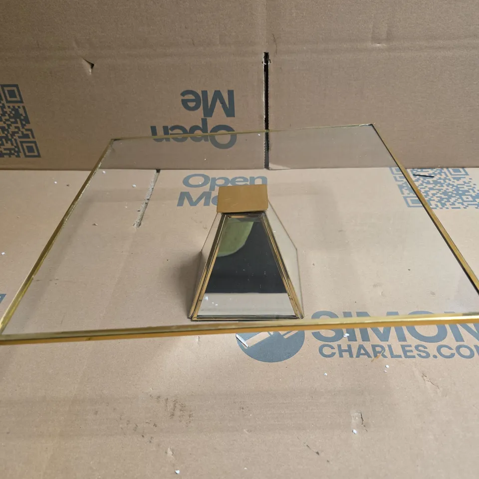 COACH HOUSE GLASS CAKE STAND 