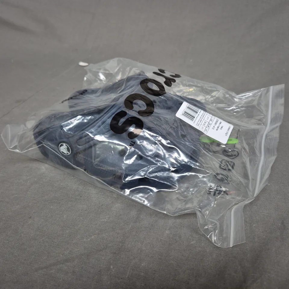 BAGGED PAIR OF CROCS CLASSIC CLOG NAVY UK C11