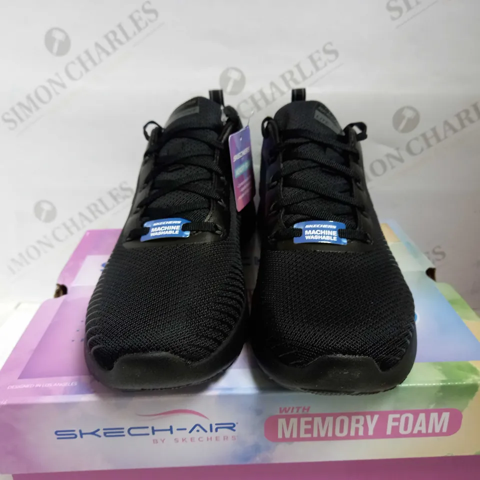 SKECHERS DYNAMIGHT TRAINERS UK SIZE 6