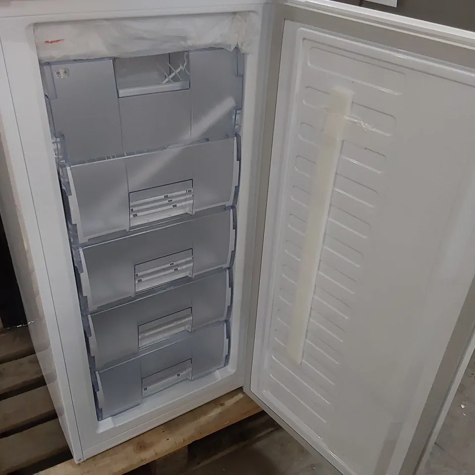BEKO CFG4501W FREESTANDING FRIDGE FREEZER - UNPROCESSED RAW RETURN