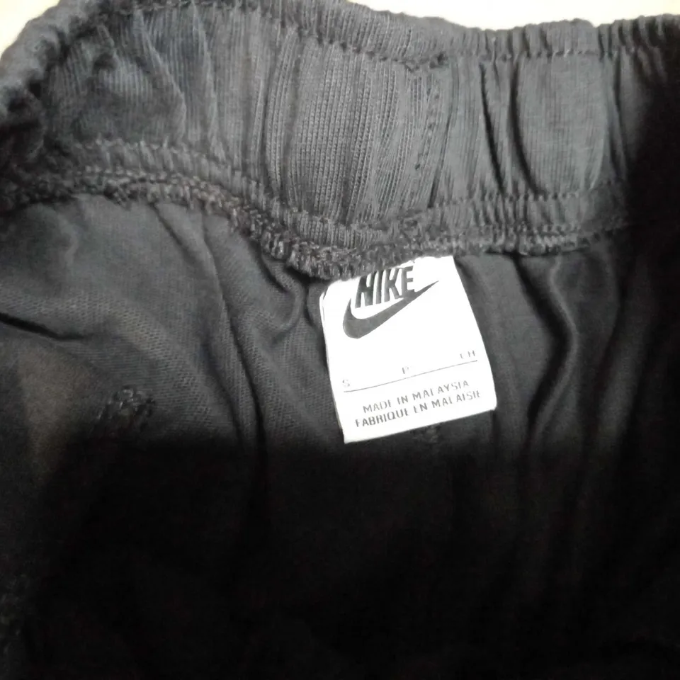 NIKE BLACK/LOGO SPORTS SHORTS - SMALL