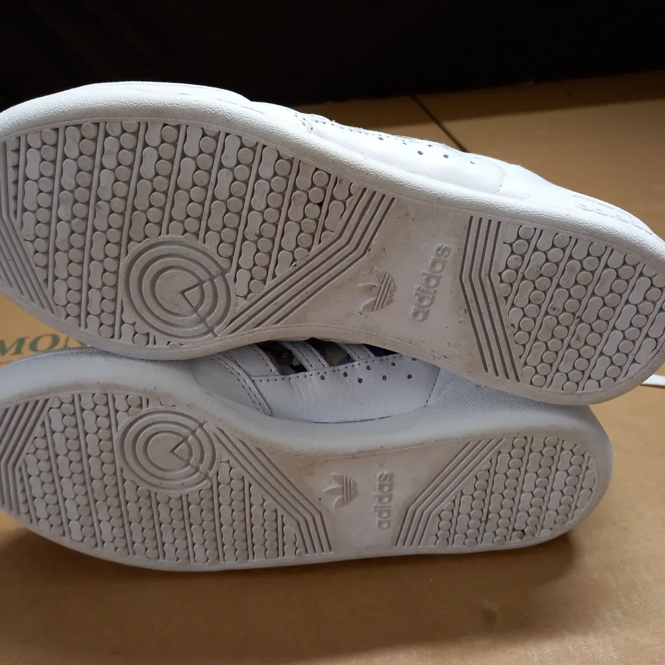 PAIR OF ADIDAS CONTINENTAL 80 STRI TRAINERS - UK 6