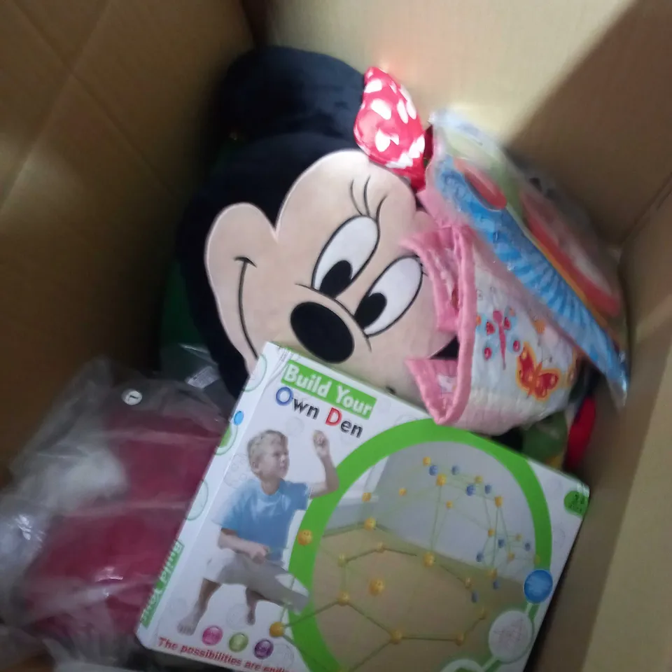 BOX OF APPROXIMATELY 15 ASSORTED ITEMS TO INCLUDE BABY DOLL, FACE MASK, BALL PUMP ETC