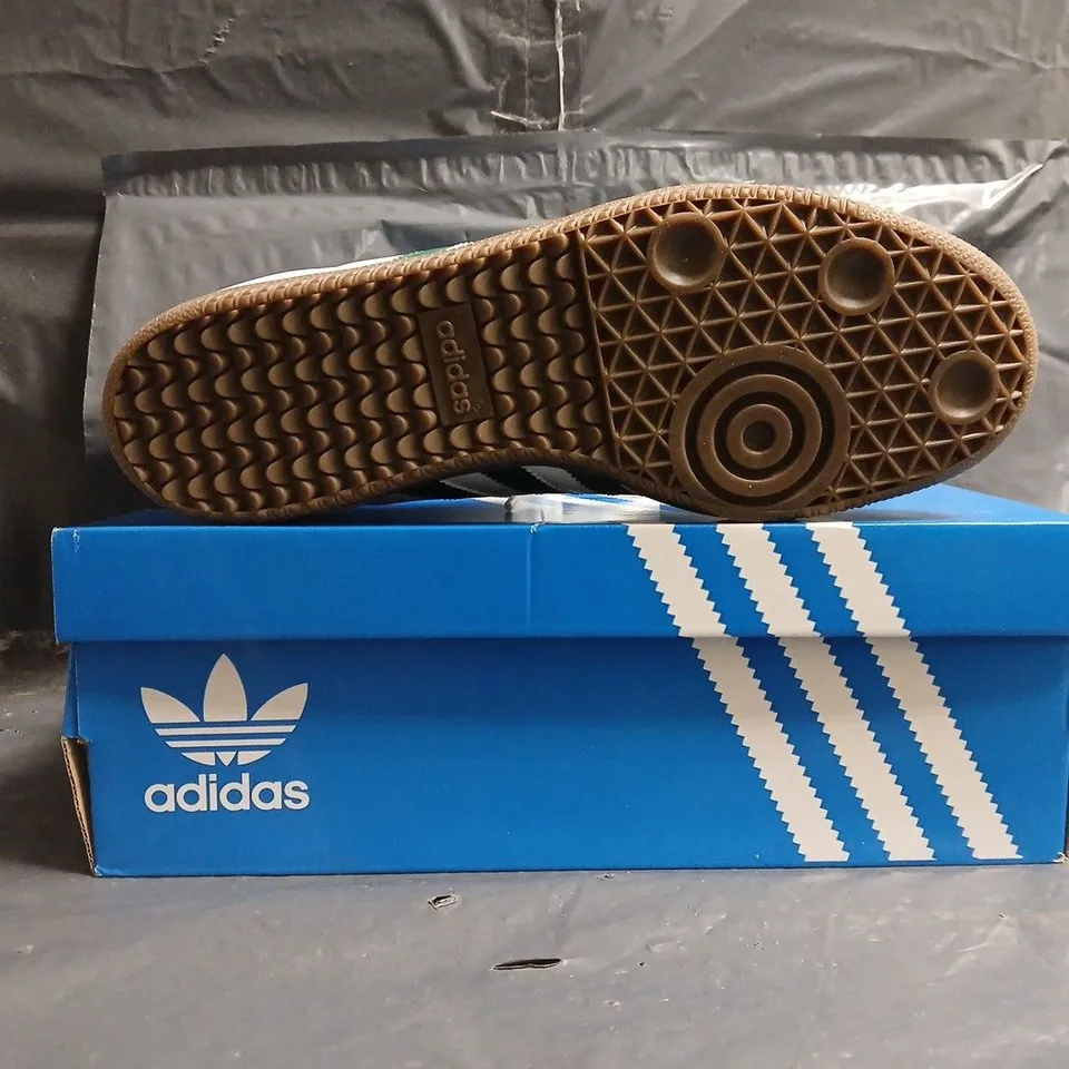 BOXED PAIR OF ADIDAS SAMBA OG SHOES IN WHITE/GREEN SIZE UK 8.5