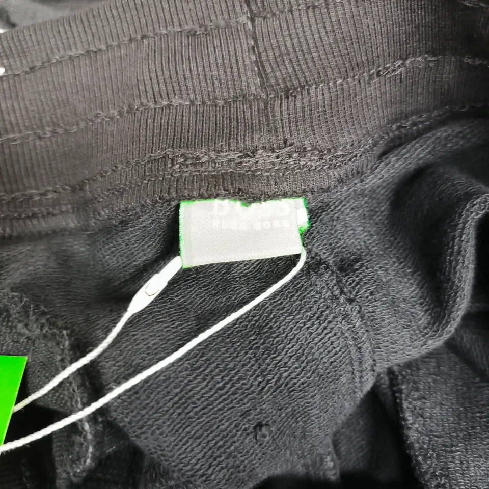 HUGO BOSS JOGGERS IN BLACK - XL