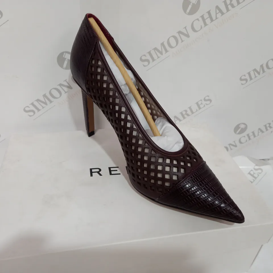 BOXED REISS CLOVER LIZARD STYLE POMEGRANATE COLOURED HEELS - SIZE 6