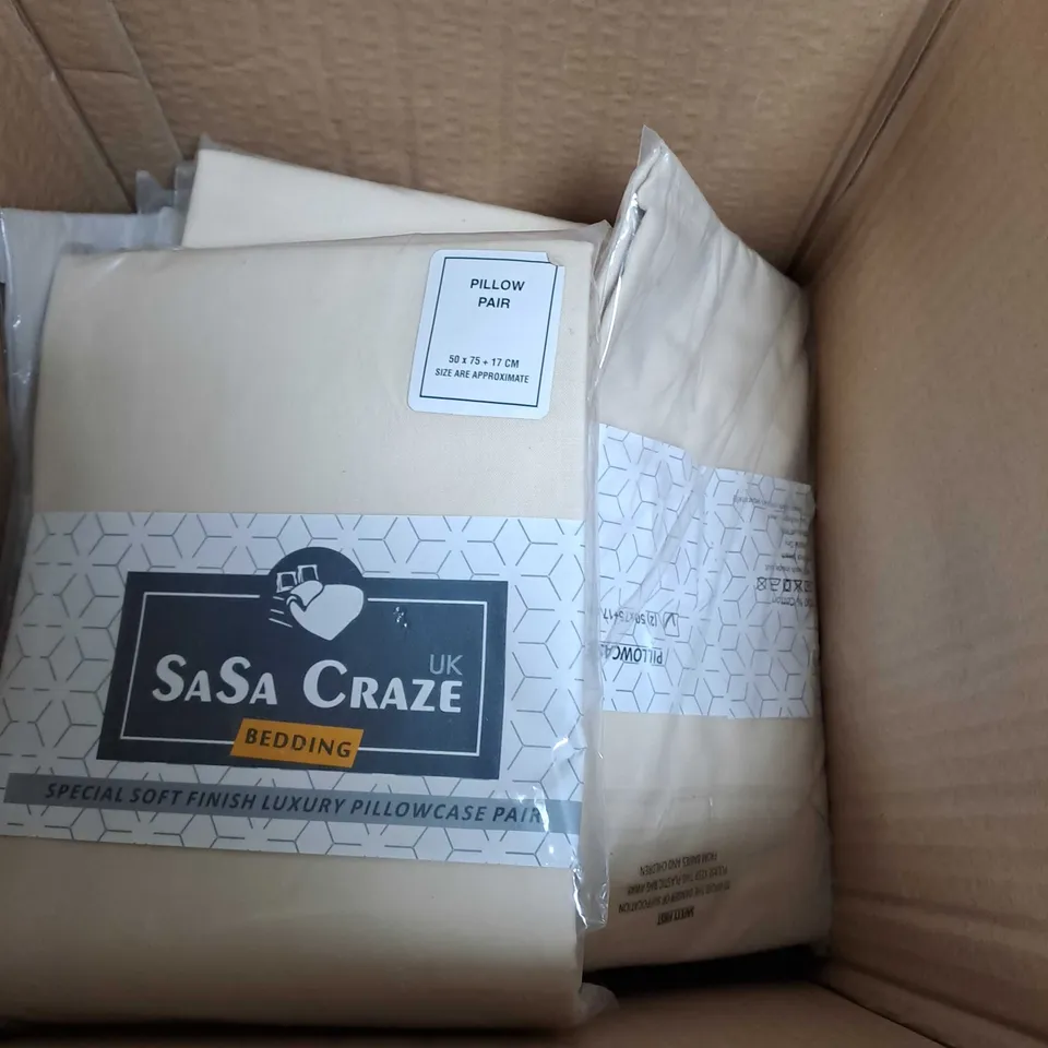 BOX OF APPROXIMATELY 8 ASSORTED BEDDING ITEMS