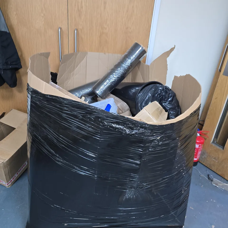 PALLET OF APPROXIMATELY 25 ASSORTED ITEMS