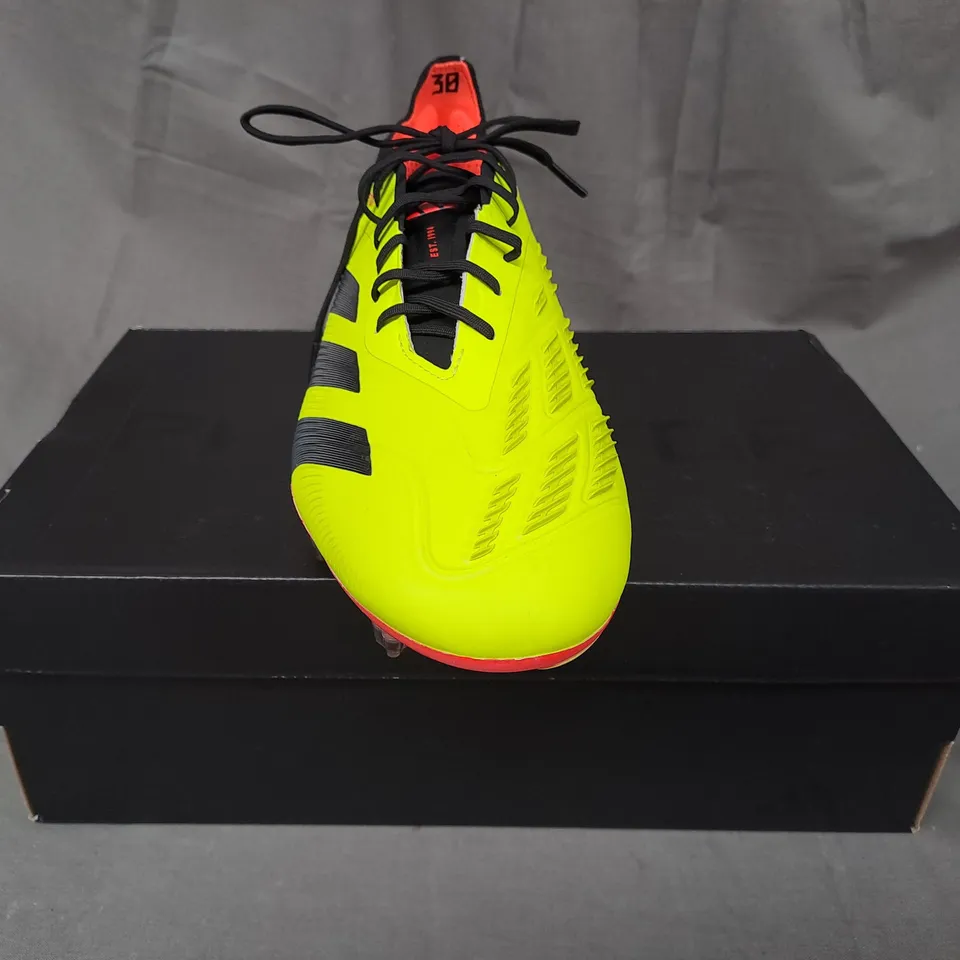 BOXED PAIR OF ADIDAS PREDATOR ELITE FOOTBALL BOOTS IN MULTICOLOUR UK SIZE 9.5