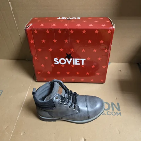 BOXED SOVIET BOOTS – GREY LEATHER OUTDOOR BOOT - UK SIZE 13 CHILDS 