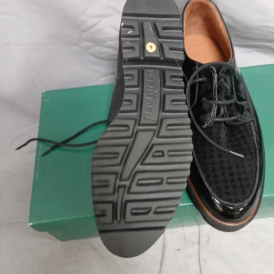 PAUL GREEN VELVET & PATENT LEATHER LACE-UP OXFORD SHOES – UK 4