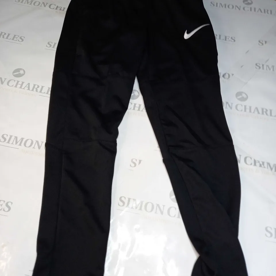 NIKE DRI-FIT TRACKSUIT BOTTOMS IN BLACK - SMALL