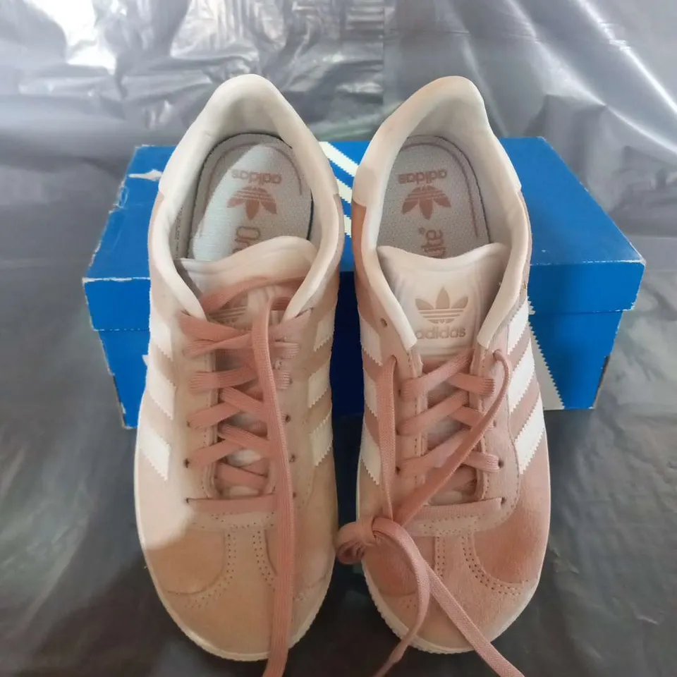 BOXED ADIDAS GAZELLE C PALE PINK SUEDE SNEAKERS SIZE 2