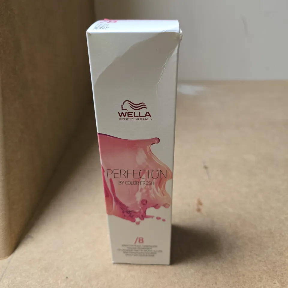 APPROXIMATELY 20 ASSORTED COSMETIC ITEMS INCLUDING CATH KIDSTON HAND CREAM , ANGRES MODELING PASTE AND WELLA PERFECTION