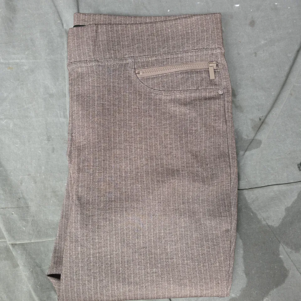 DKNY JEANS TROUSERS IN BROWN SIZE LARGE