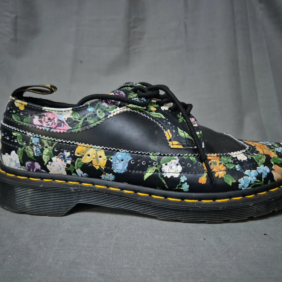 DR MARTENS FLORAL SHOES - SIZE UNSPECIFIED 