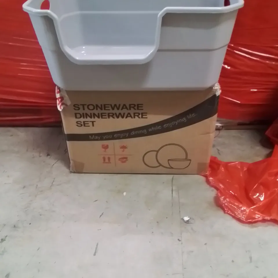 PALLET OF ASSORTED HOUSEHOLD GOODS AND PRODUCTS TO INCLUDE;DINNERWARE SET,CAT LITTER BOX 