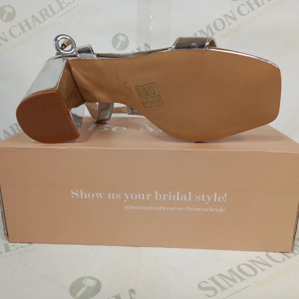 BOXED PAIR OF BE MINE OPEN TOE BLOCK HEEL SANDALS IN METALLIC SILVER SIZE 6