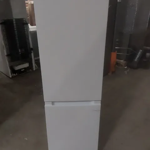 LOGIK LFC50W23 60/40 FRIDGE FREEZER - WHITE