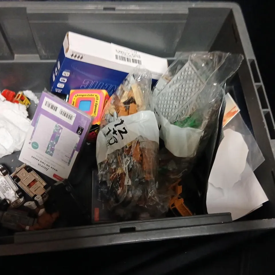 LARGE QUANTITY OF ASSORTED TOYS AND ACCESSORIES TO INCLUDE; LEGO, POKEMON CARD TINS, TEXET PENCIL CASE, PROFESSIONAL COLOUR PENCILS, UNICORN AND FAIRY BATH BEANS AND PLAYING CARDS