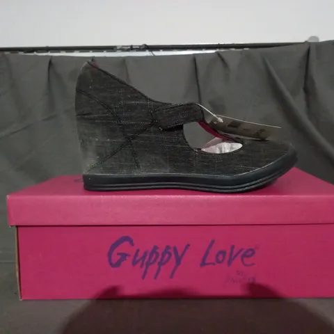 APPROXIMATELY 7 BOXED PAIRS OF GUPPY LOVE BY BLOWFISH WEDGE SHOES IN VARIOUS SIZES TO INCLUDE SIZE 40.5EU