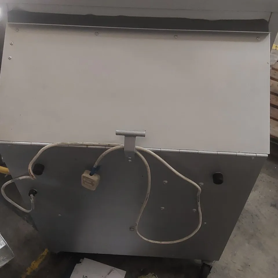 COMMERCIAL BREAD SLICER
