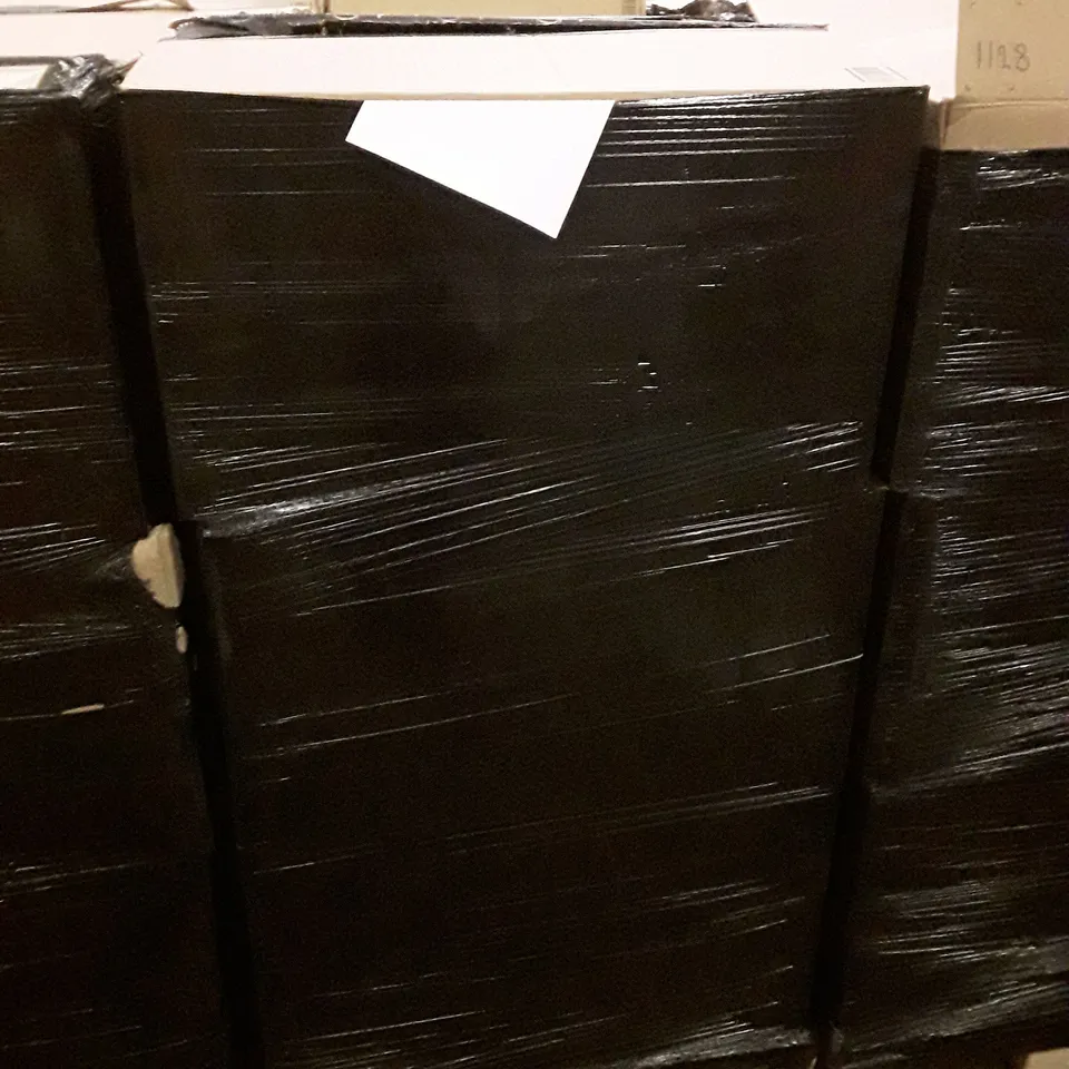 PALLET OF 6 BOXES CONTAINING ASSORTED PRODUCTS INCLUDING BLANKET, ZIPTIES, BENTO BOX, SCOTLAND HIGHLANDS & ISLANDS MAP, PHONE CASES, ARTIFICIAL FLOWERS