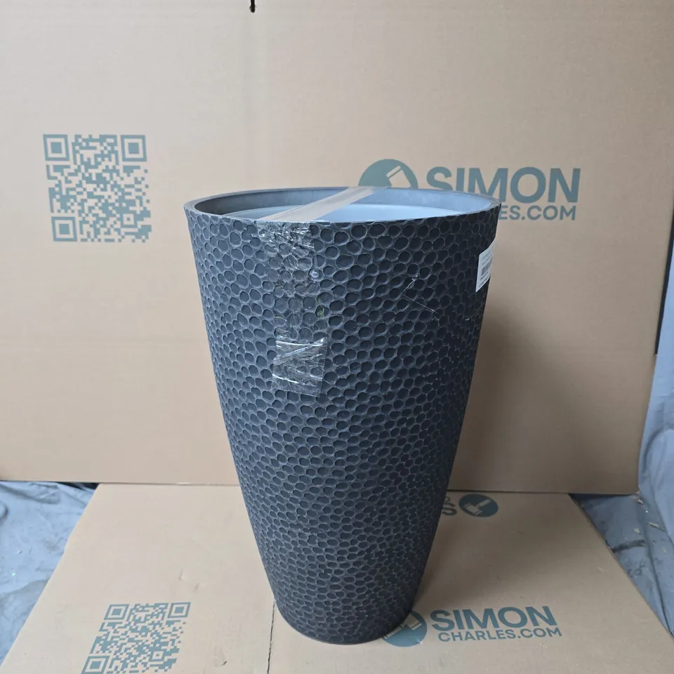 HYDRIA PORCELAIN VASE BUNDLE UNBOXED
