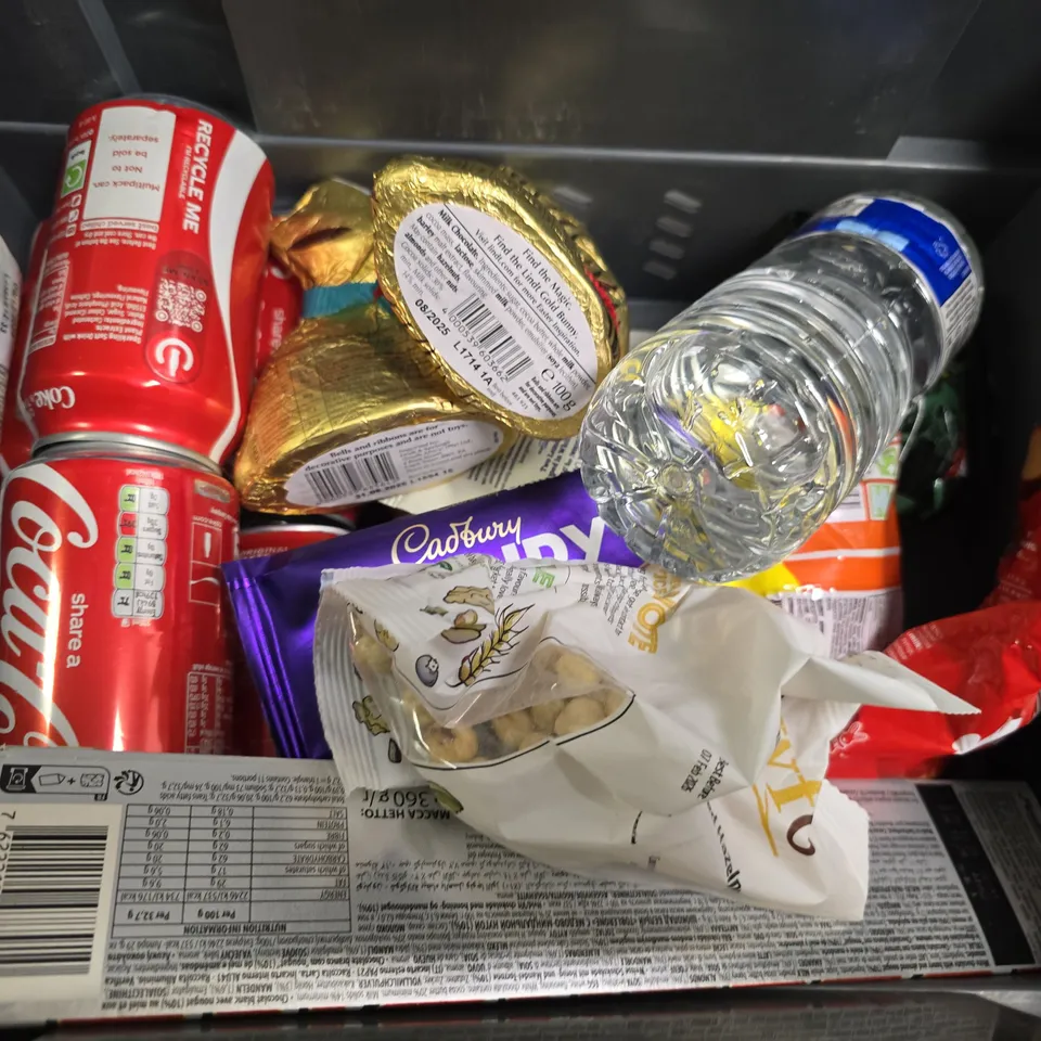 APPROXIMATELY 12 ASSORTED FOOD & DRINK ITEMS TO INCLUDE - TERRYS CHOCOLATE ORANGE MINI EGGS , BWFO HAZELNUTS , TESCO FLAVOUR LANCES ETC