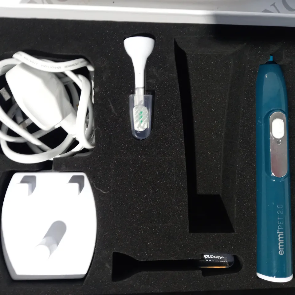 BOXED EMMI PET 2.0 ULTRASONIC TOOTHBRUSH