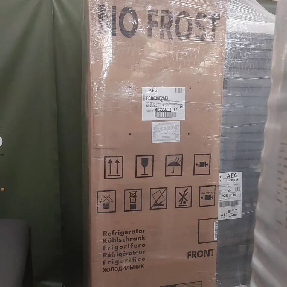 AEG RCB636E2MX FREESTANDING 60/40 FRIDGE FREEZER, STAINLESS STEEL