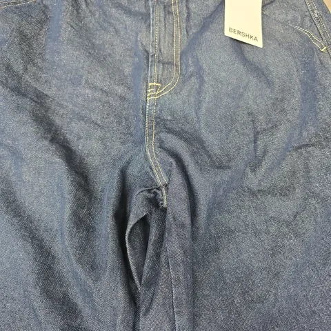 BERSHKA WIDE SKATE SHORTS IN DEMIN DARK BLUE SIZE UK 34