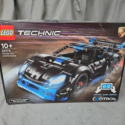 BOXED LEGO PORSCHE GT4 E-PERFORMANCE 42176