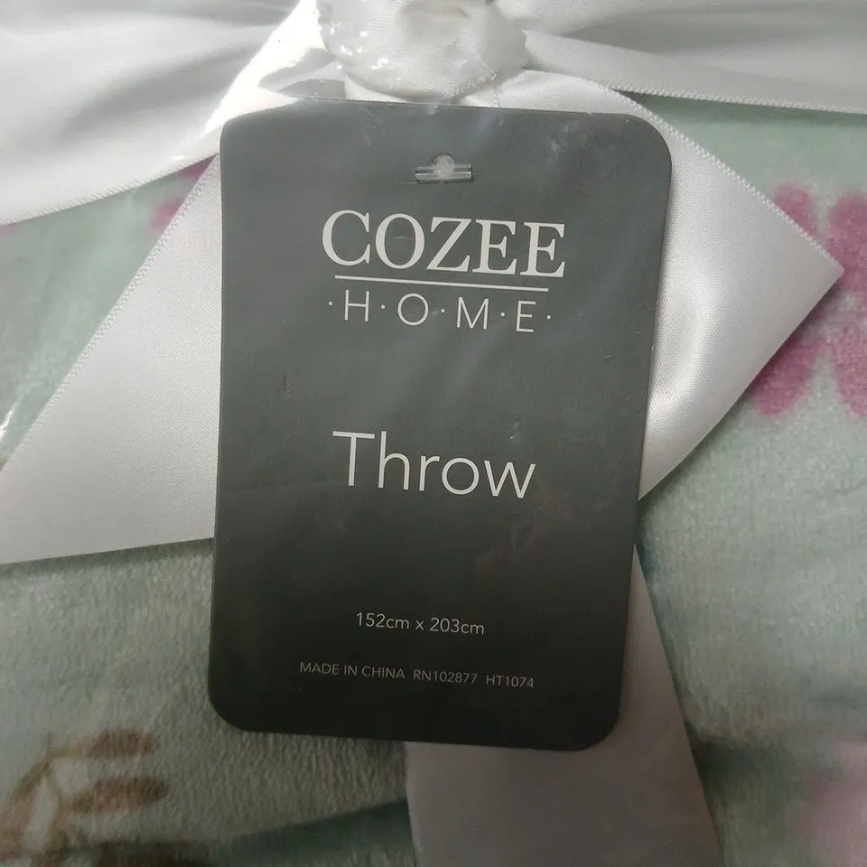 COZEE HOME THROW - CAT THEMED THROW - 152 X 203 CM