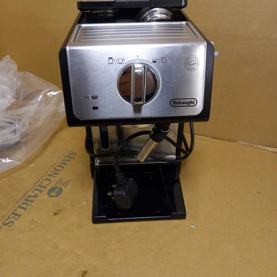 DELONGHI ESPRESSO MACHINE 
