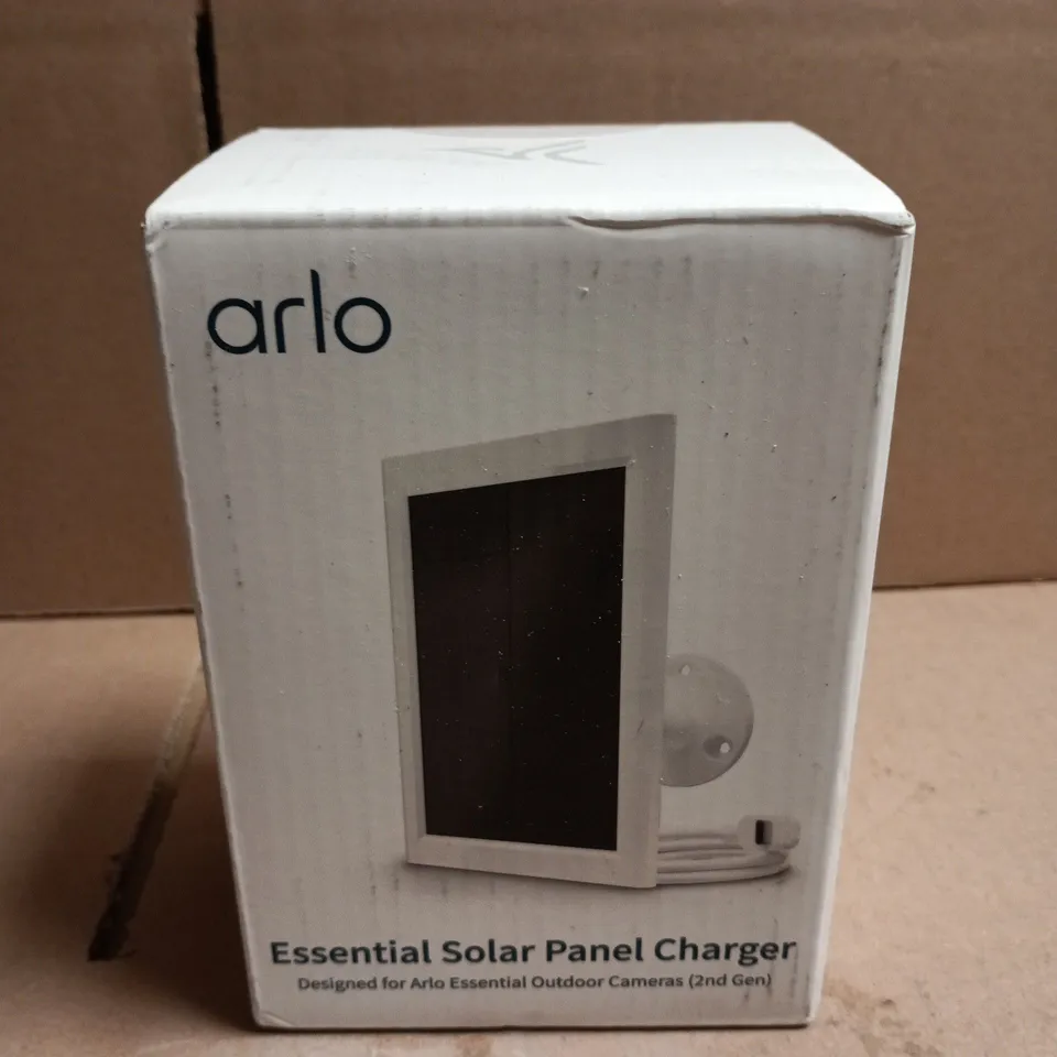 SEALED ARLO ESSENTIAL SOLAR PANEL CHARGER 