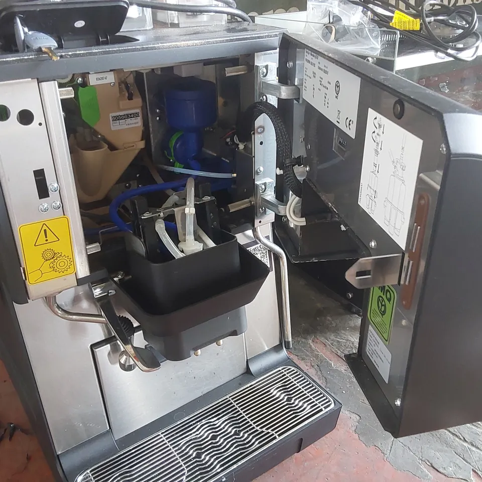 EVOCA KALEA PLUS COMMERCIAL COFFEE MACHINE WITH VITRIFRIGO MILK CHILLER