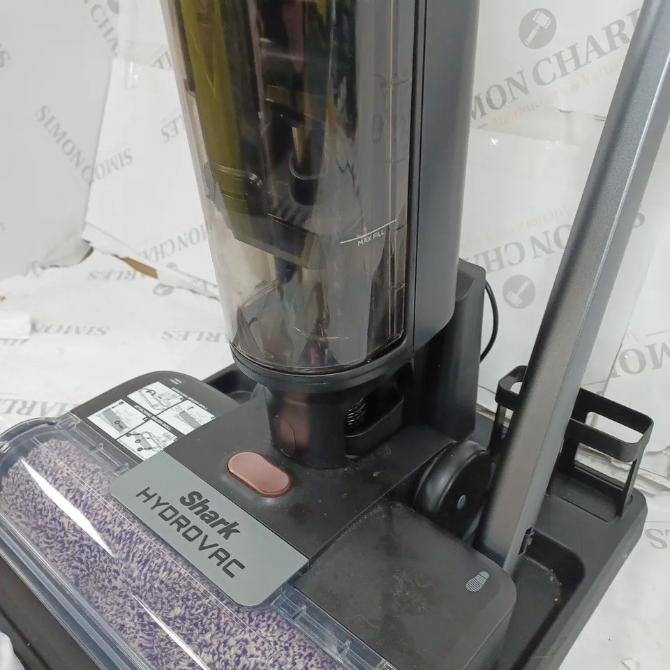 BOXED SHARK HYDROVAC HARD FLOOR WET & DRY CORDLESS CLEANER WD210UK 