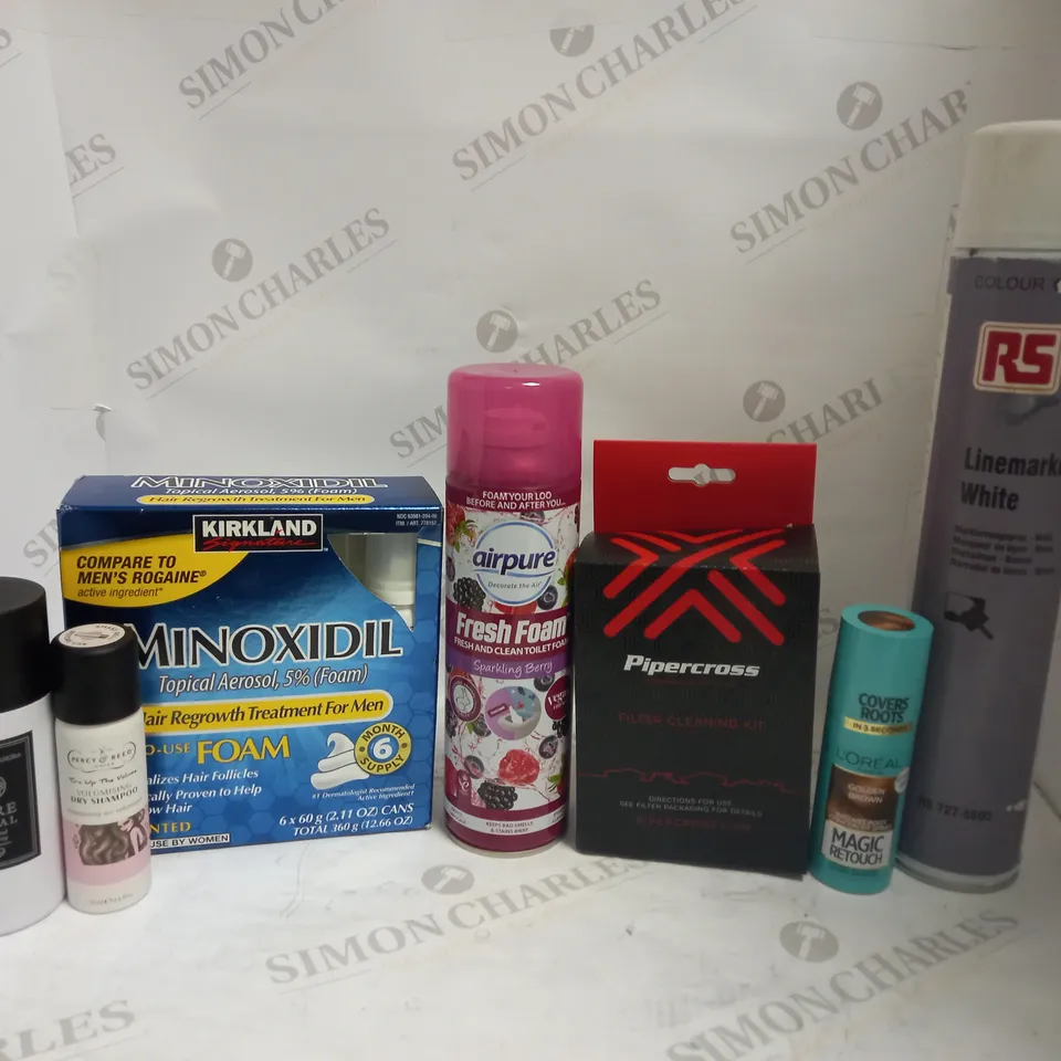 LOT OF APPROXIMATELY 16 ASSORTED AEROSOLS, TO INCLUDE LINEMARKER, MINOXIDIL, FILTER CLEANING KIT, ETC - COLLECTION ONLY 