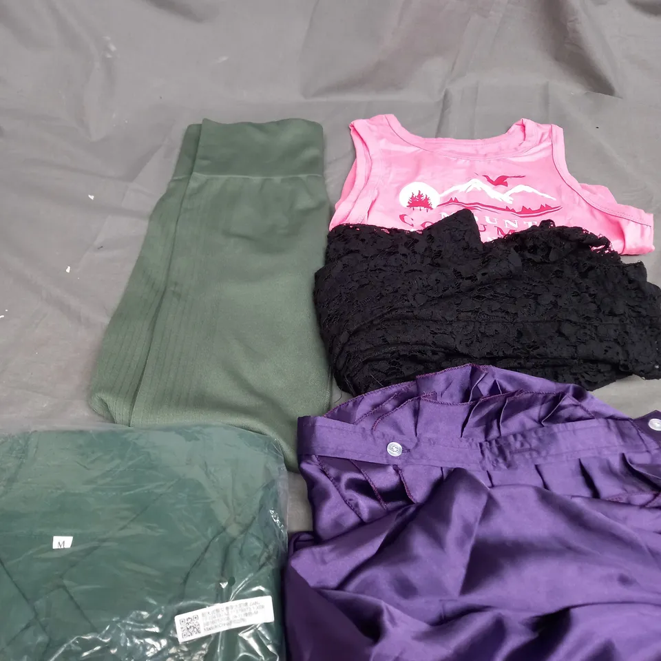 BOX OF APPROXIMATELY 25 ASSORTED CLOTHING ITEMS TO INCLUDE - TANK TOP , LEGGINGS , JACKET ETC