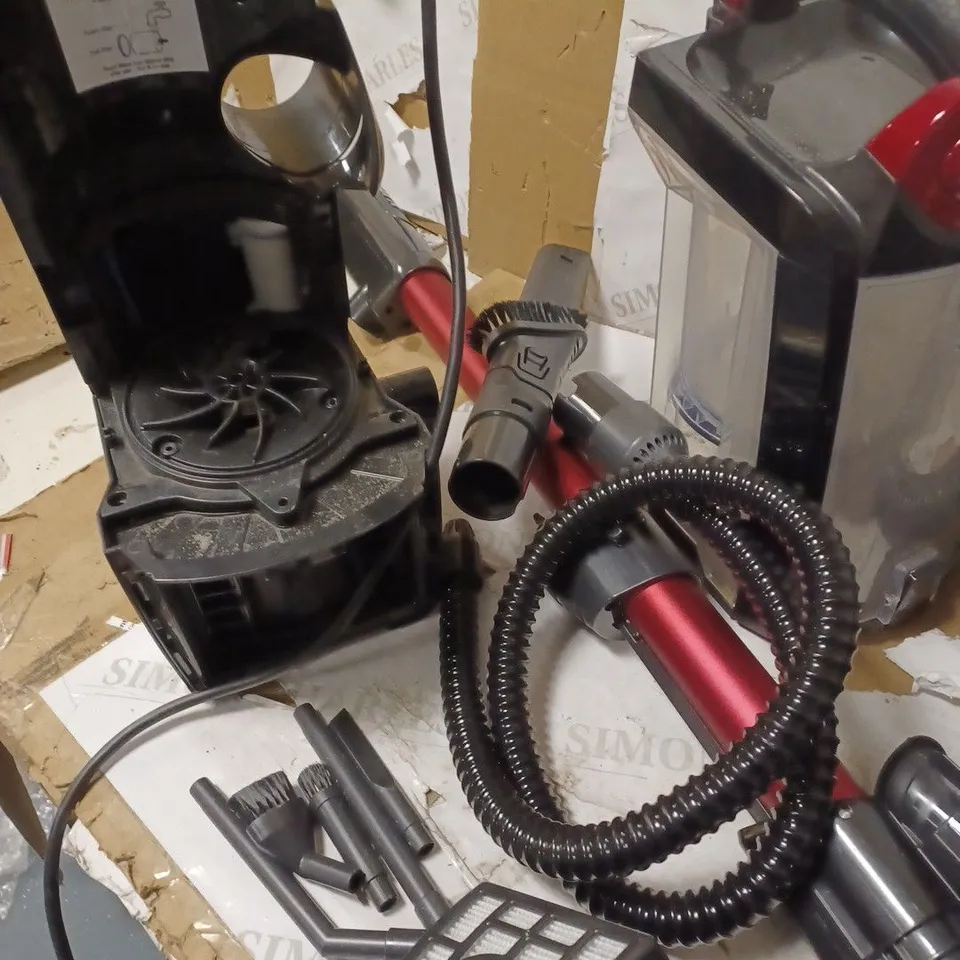 SHARK HOOVER