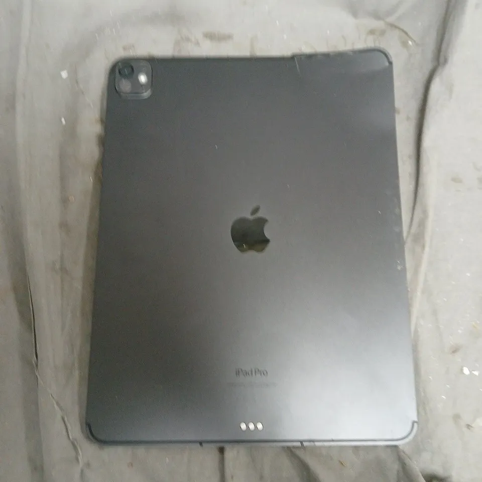 APPLE IPAD PRO 13-INCH TABLET