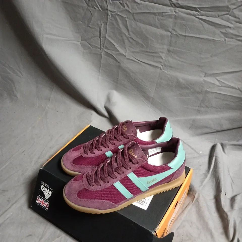 GOLA CLASSICS BURGUNDY SUEDE TRAINERS – UK 6 WITH TEAL STRIPES