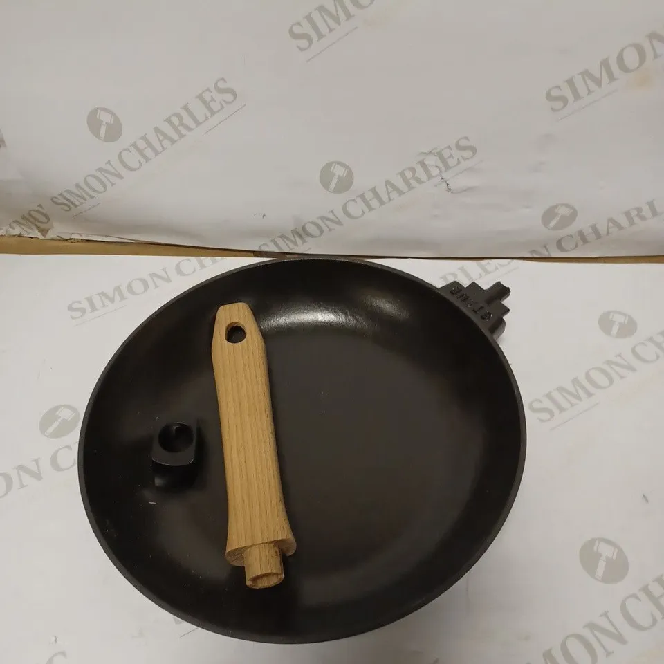 STAUB 40511-951-0 CAST IRON FRYING PAN, 1 LITER