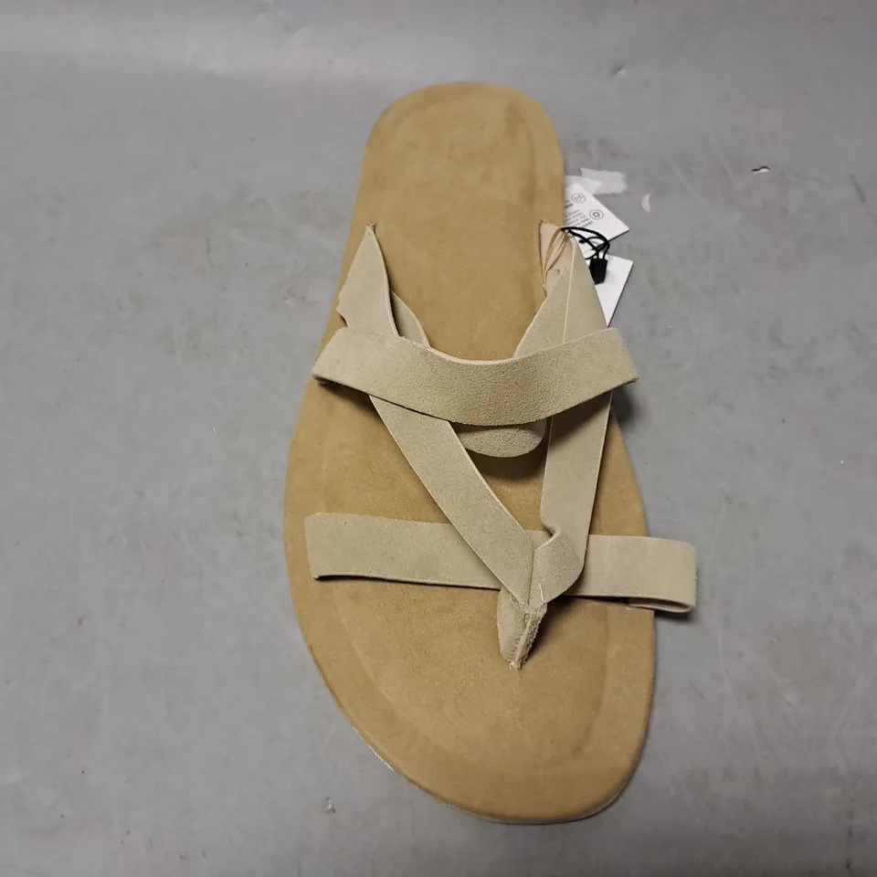 ZARA OPEN TOE FLAT SANDAL - UK 11