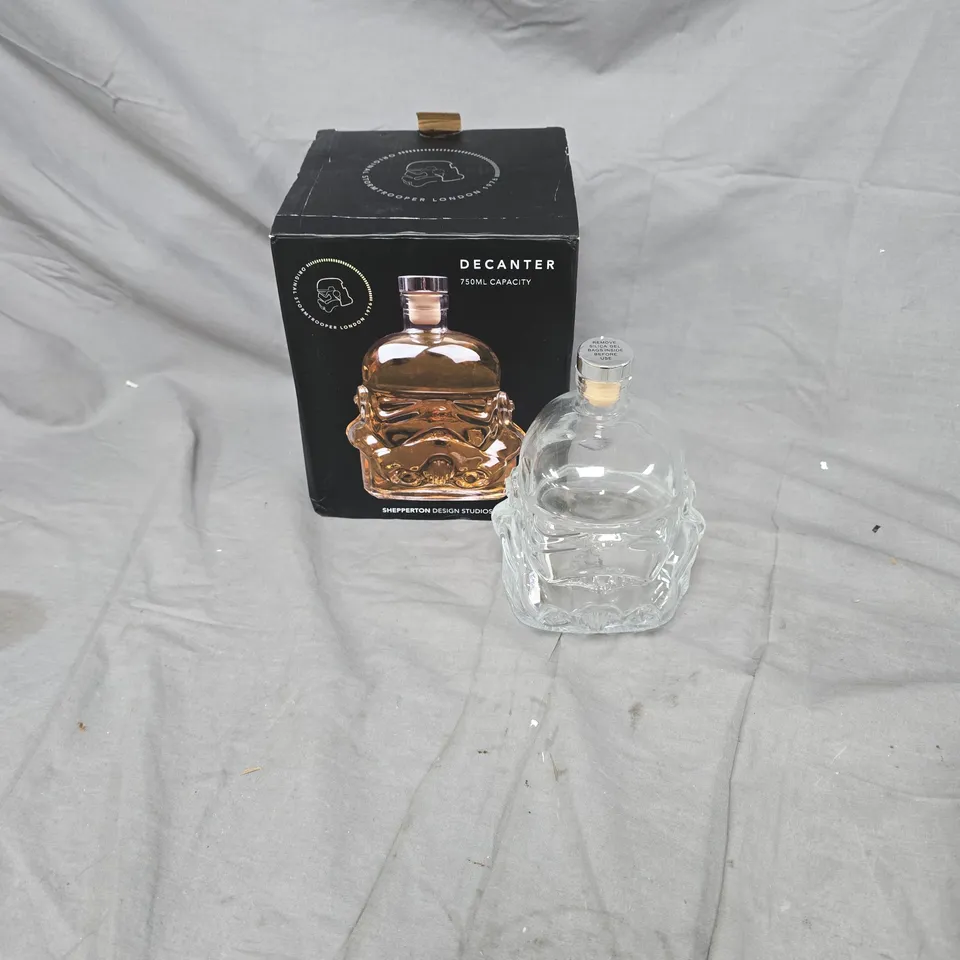 GLASS DECANTER 750ML WITH STOPPER, CLEAR FACETED BOTTLE (BOXED)