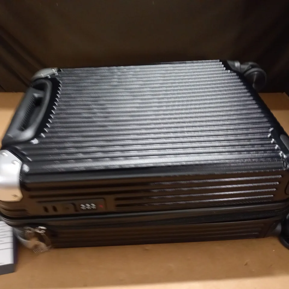 ATX LUGGAGE 33L HARD SHELLED CASE