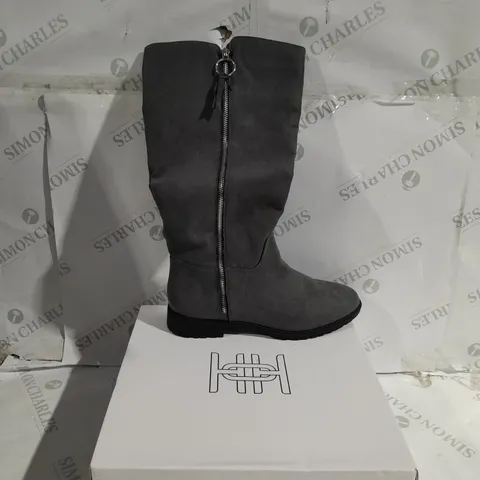 BOXED GREY MICRO FIBRE KNEE BOOTS SIZE 7